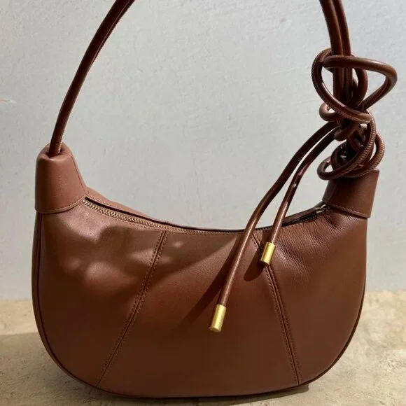 Elegant Adjustable Leather Shoulder Bag